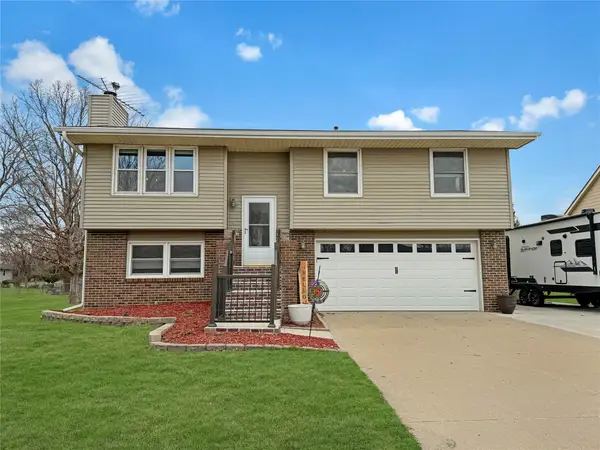 8735 NW 53rd Place, Johnston, IA 50131