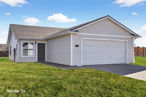 2203 Legacy Drive, Norwalk, IA 50211