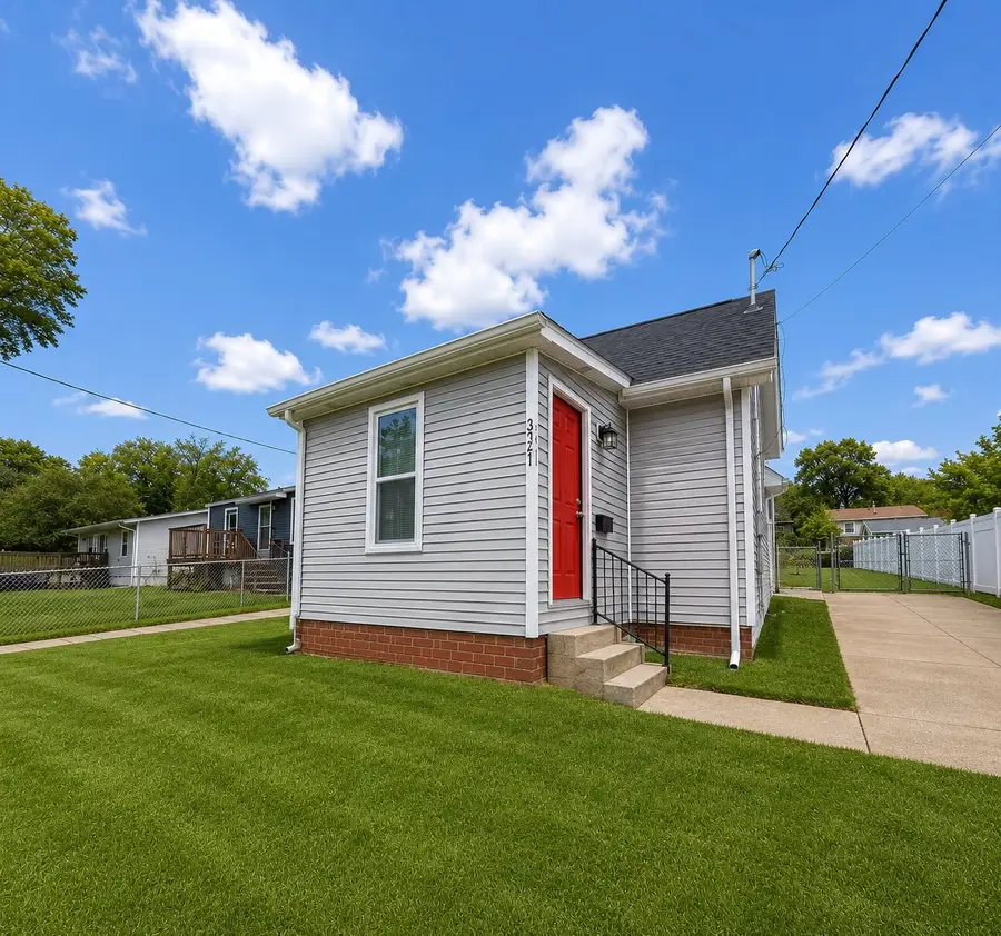 3941 16th Street, Des Moines, IA 50313 - #2