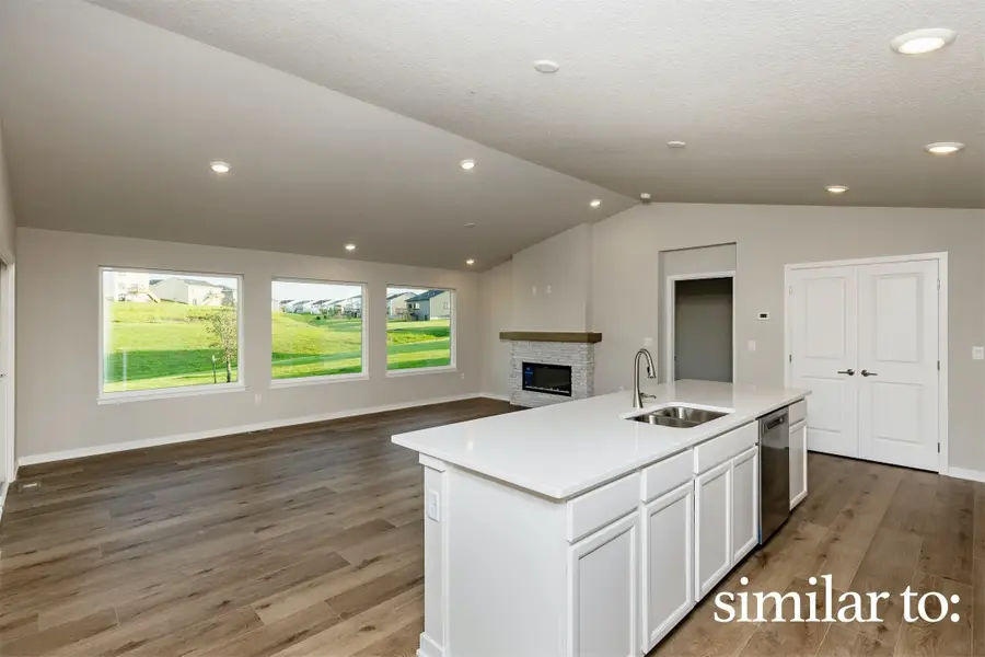 16318 Ironwood Lane, Urbandale, IA 50323 - #3