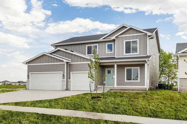 17550 Brookview Drive, Urbandale, IA 50322