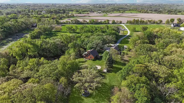 34510 Irving Court, Earlham, IA 50072
