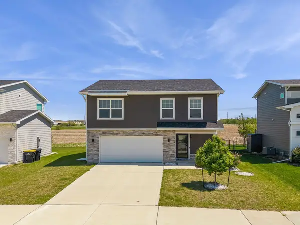 1365 SE Parkview Crossing Drive, Waukee, IA 50263