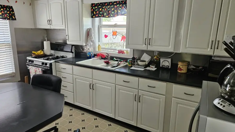 1017 Geil Avenue, Des Moines, IA 50315 - #2