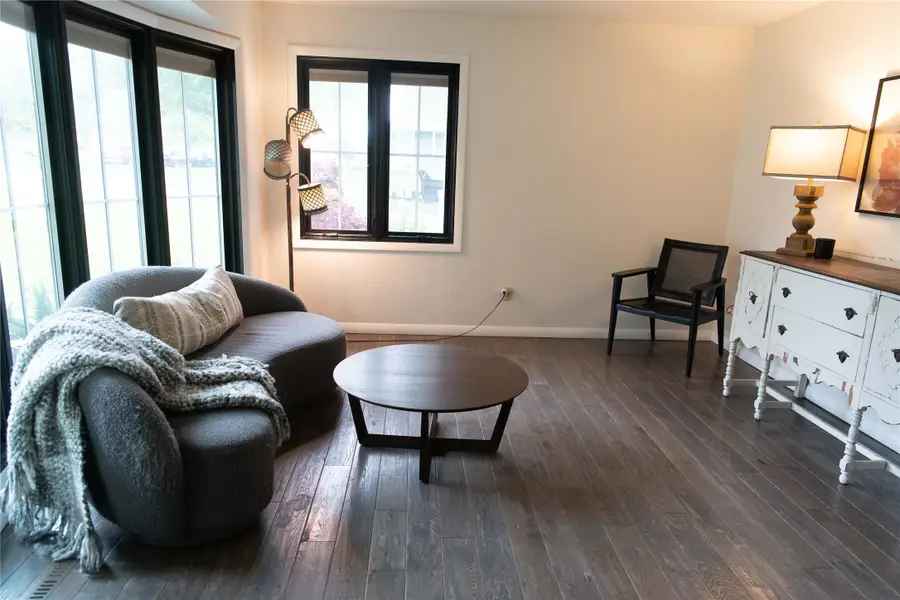 206 University Street, Pella, IA 50219 - #2