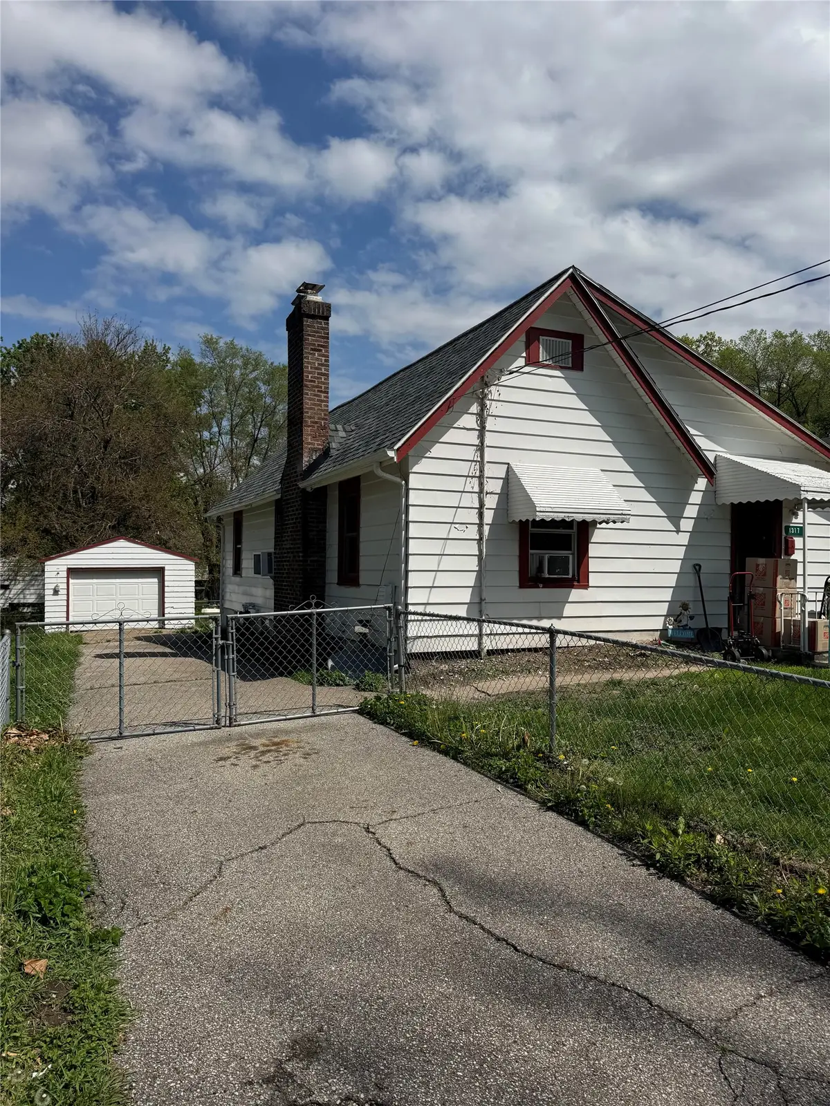 1317 E 16th Street, Des Moines, IA 50316 - #1