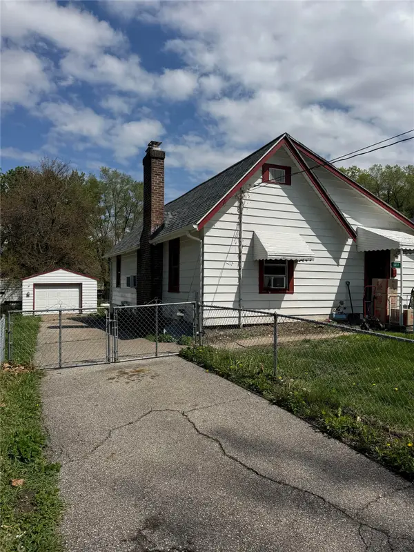 1317 E 16th Street, Des Moines, IA 50316