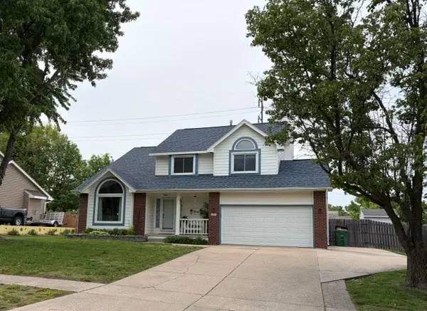 2723 Country Side Drive, West Des Moines, IA 50265