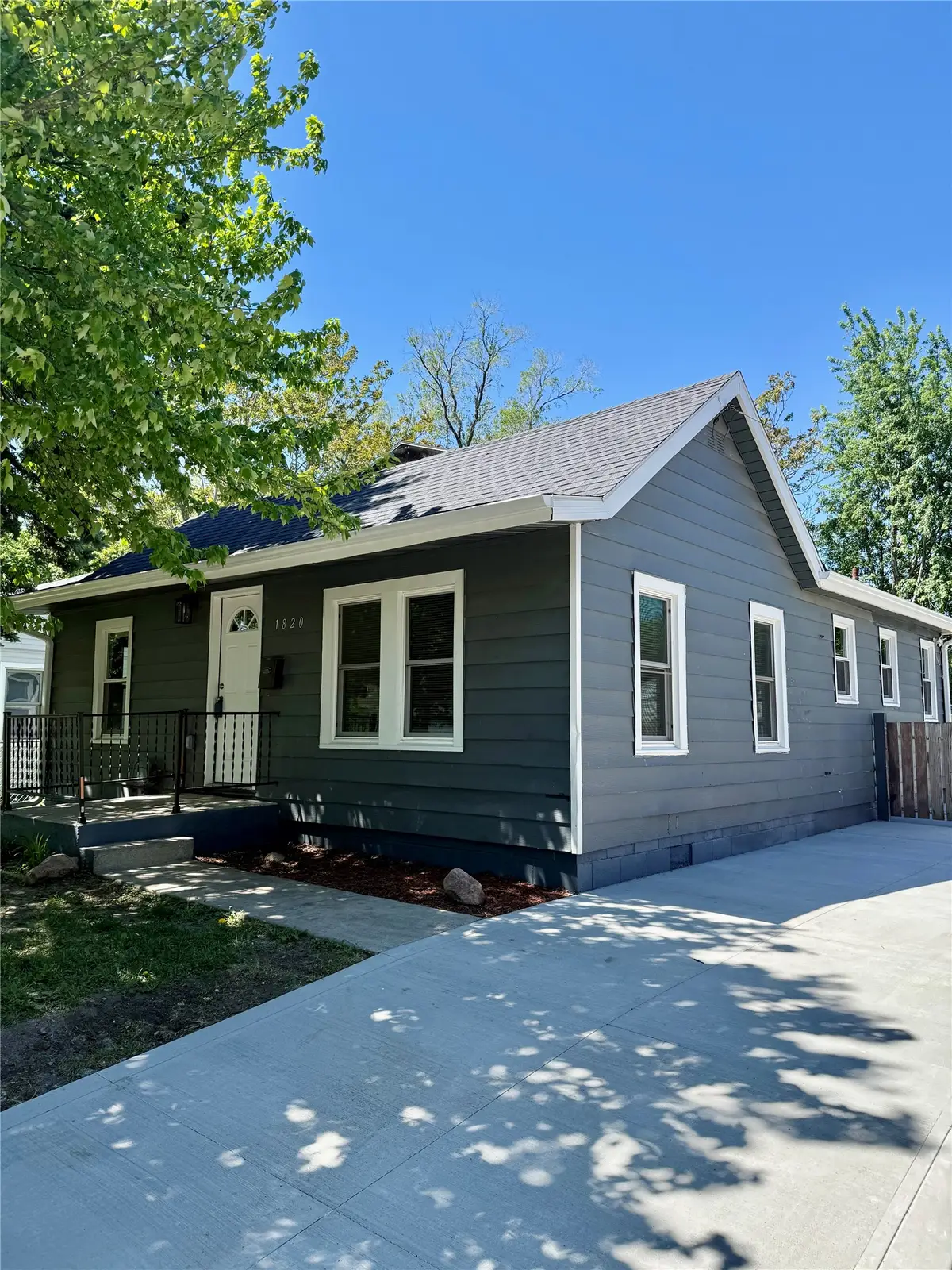 1820 E 25th Street, Des Moines, IA 50317 - #1