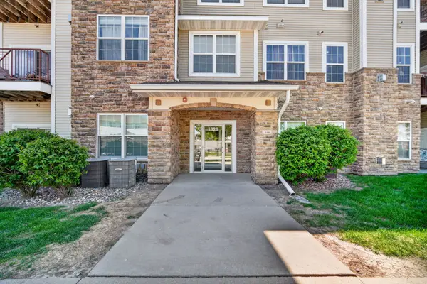 1329 SE University Avenue #106, Waukee, IA 50263