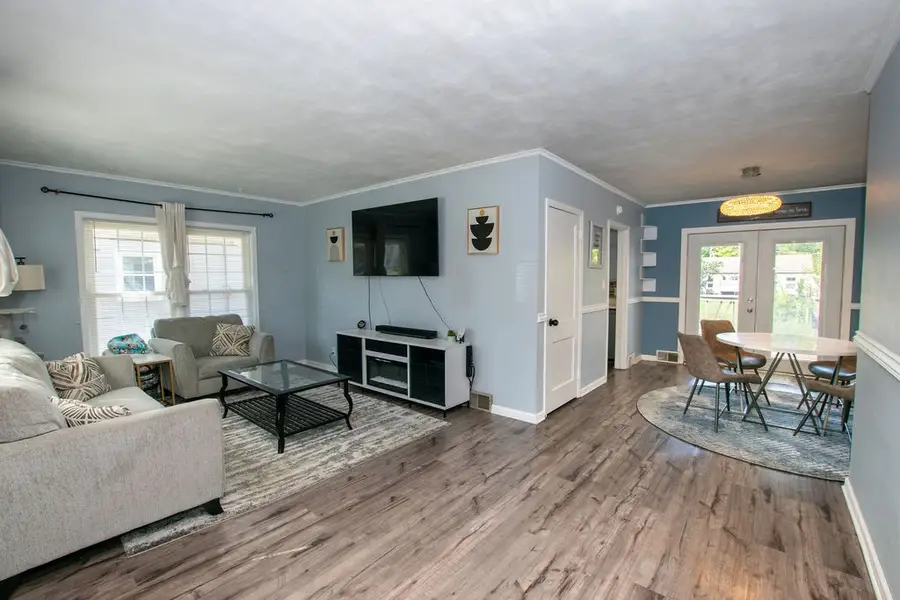 2102 55th Street, Des Moines, IA 50310 - #2