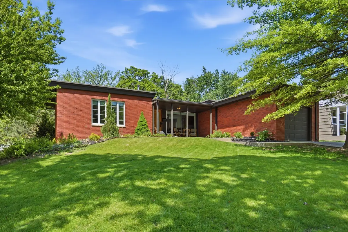 5825 Chamberlain Drive, Des Moines, IA 50312 - #1