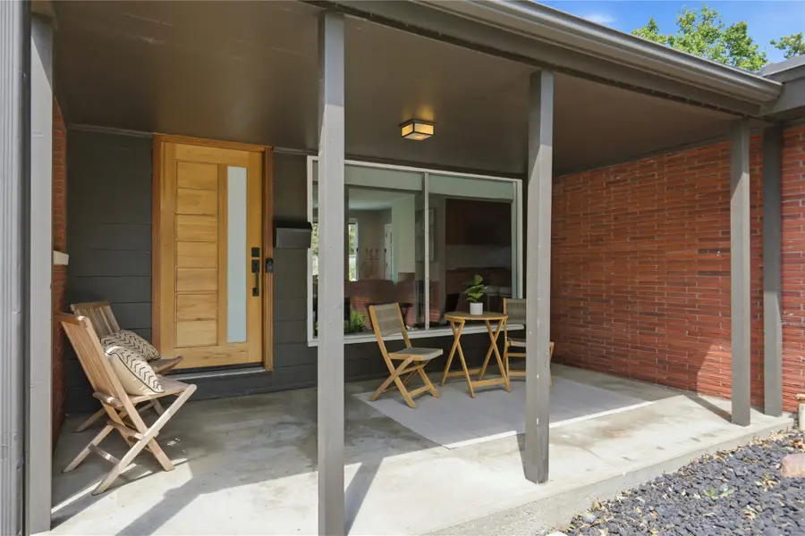 5825 Chamberlain Drive, Des Moines, IA 50312 - #2