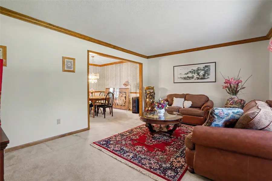 900 Prairie View Drive, West Des Moines, IA 50266 - #3