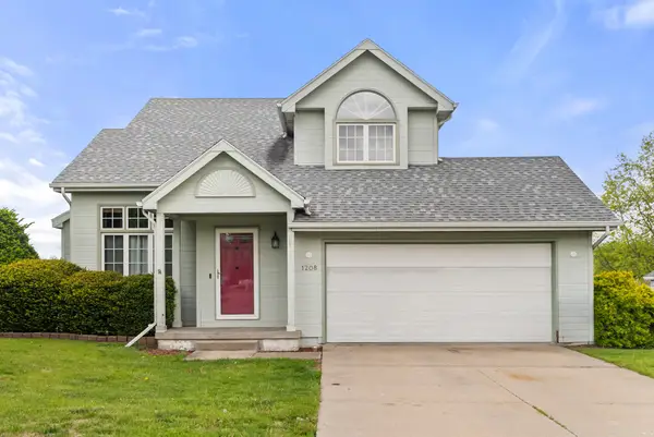 1208 E 18th Street, Norwalk, IA 50211