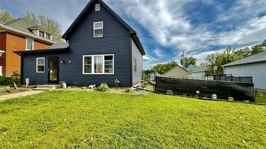 210 Johnston Street, Gladbrook, IA 50635 - #3