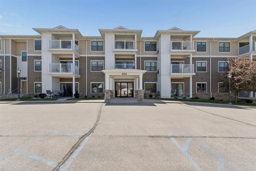809 7th Street N #313, Clear Lake, IA 50428 - #2