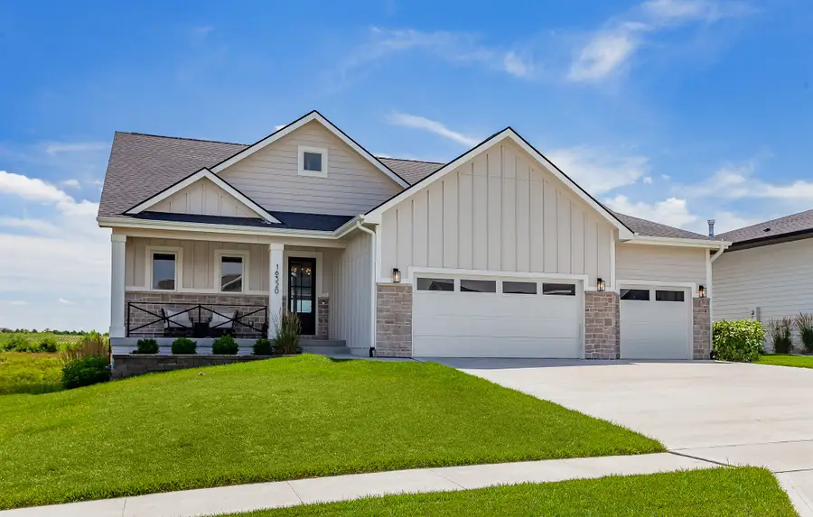 16320 Northpark Drive, Urbandale, IA 50323 - #2