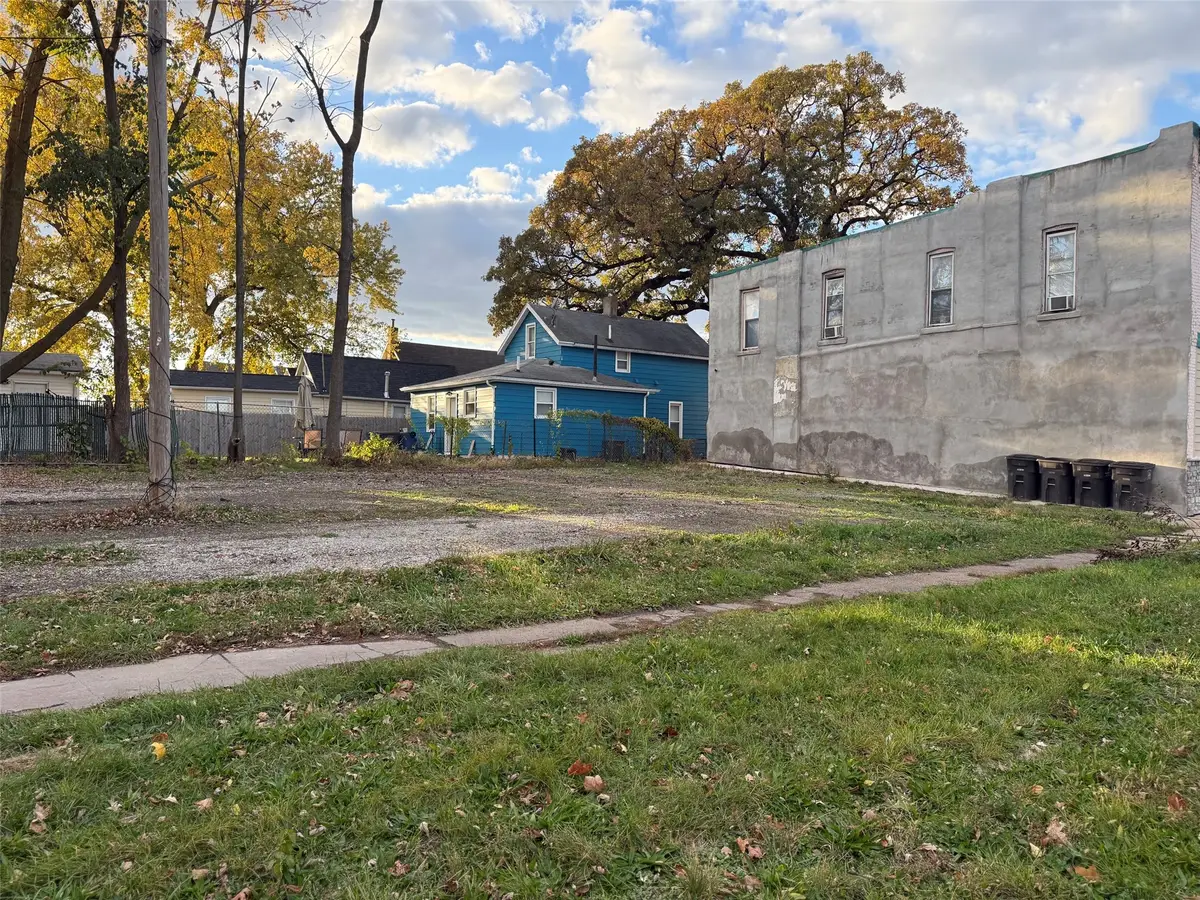 1018 E 12th Street, Des Moines, IA 50316 - #1
