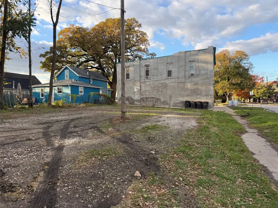 1018 E 12th Street, Des Moines, IA 50316 - #3