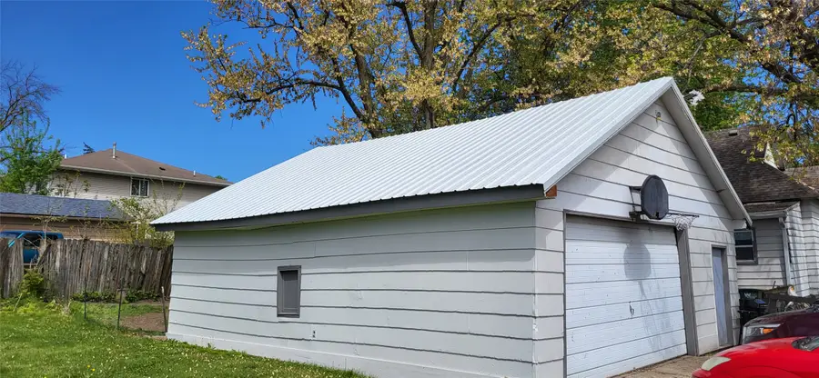 503 W 2nd Avenue, Indianola, IA 50125 - #2