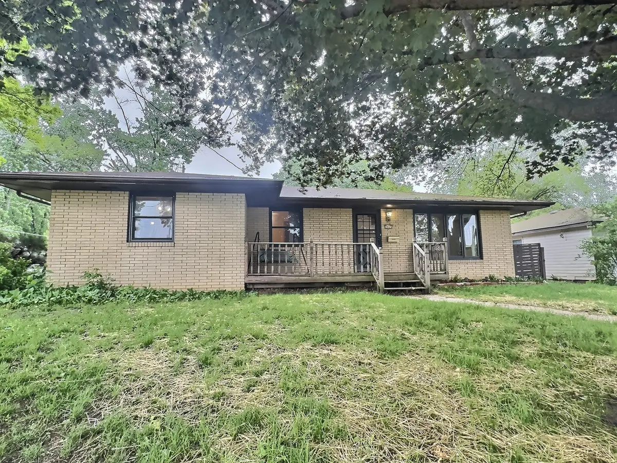 2925 E 41st Street, Des Moines, IA 50317 - #1