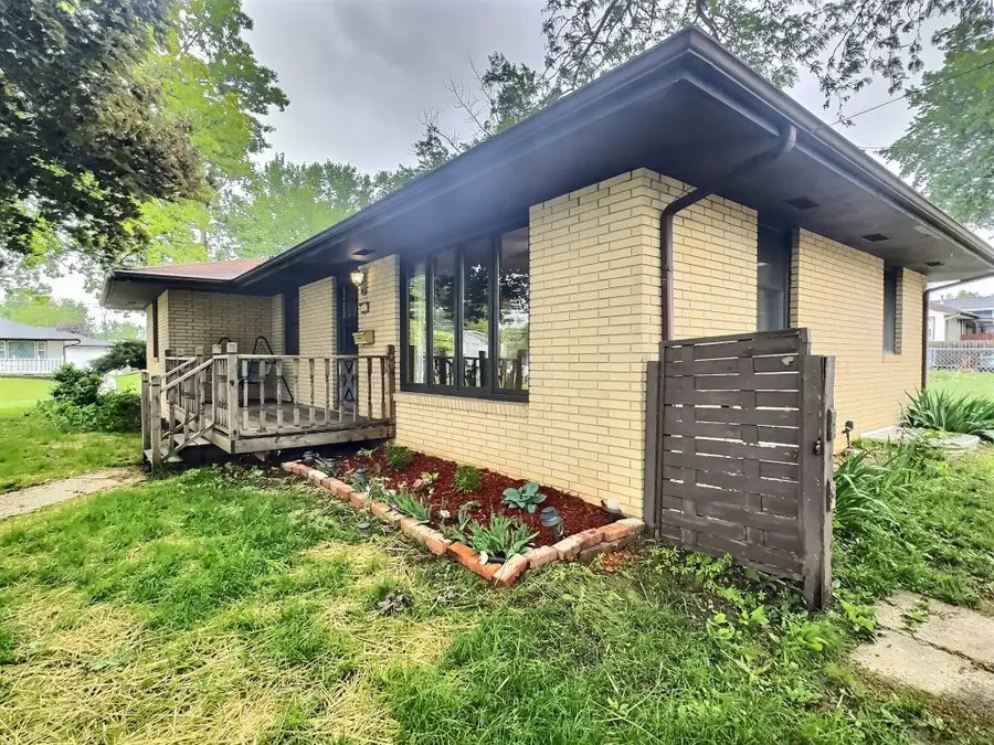 2925 E 41st Street, Des Moines, IA 50317 - #2