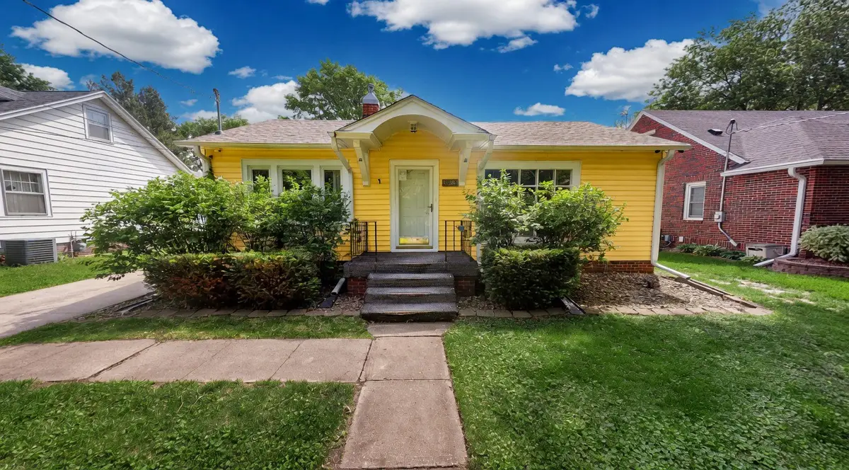4045 11th Place, Des Moines, IA 50313 - #1