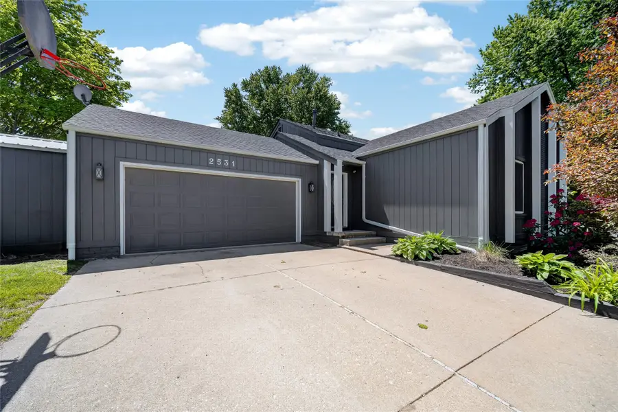 2531 E Rose Avenue, Des Moines, IA 50320 - #2