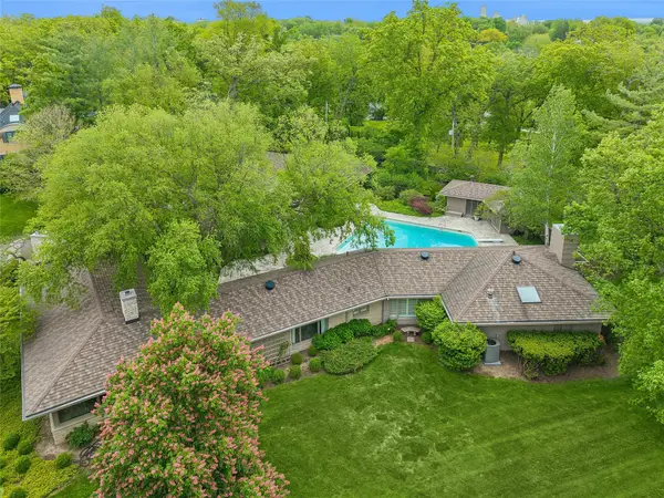 465 Foster Drive, Des Moines, IA 50312