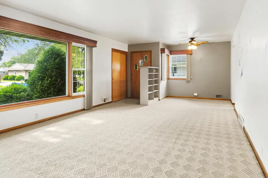 811 Carle Street, Knoxville, IA 50138 - #3