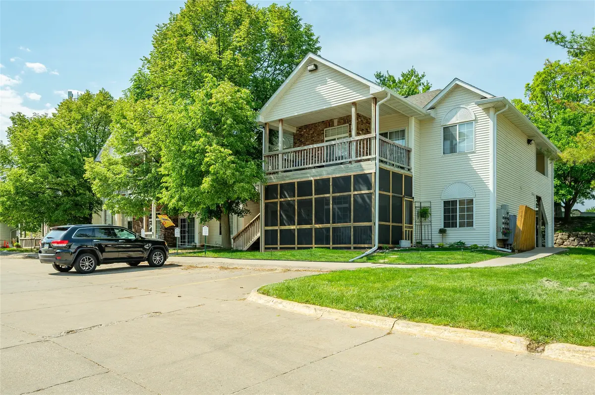 2409 Patricia Drive, Urbandale, IA 50322 - #1