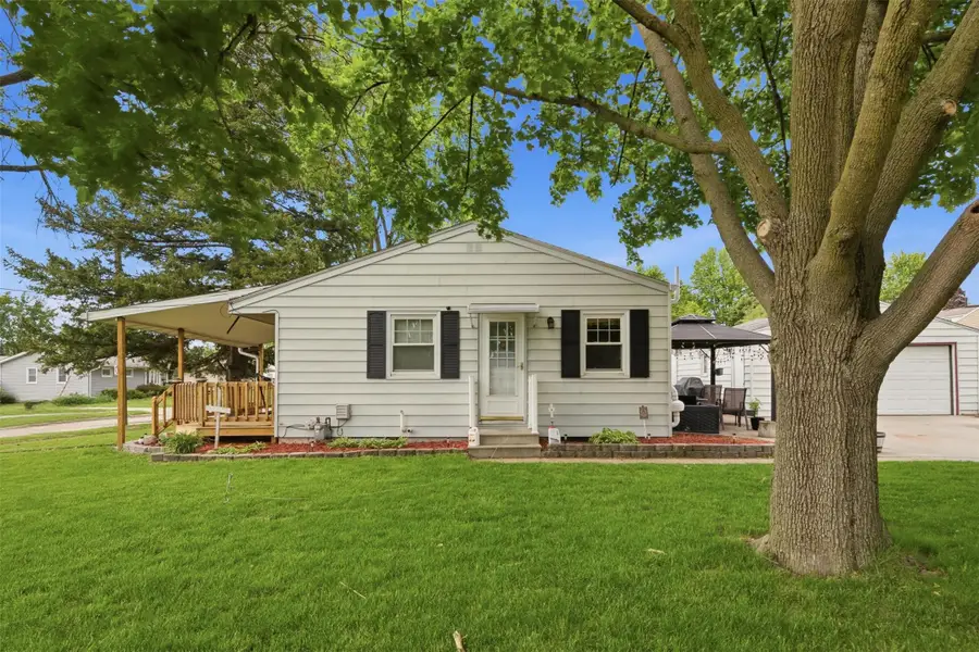 2601 E 40th Street, Des Moines, IA 50317 - #3
