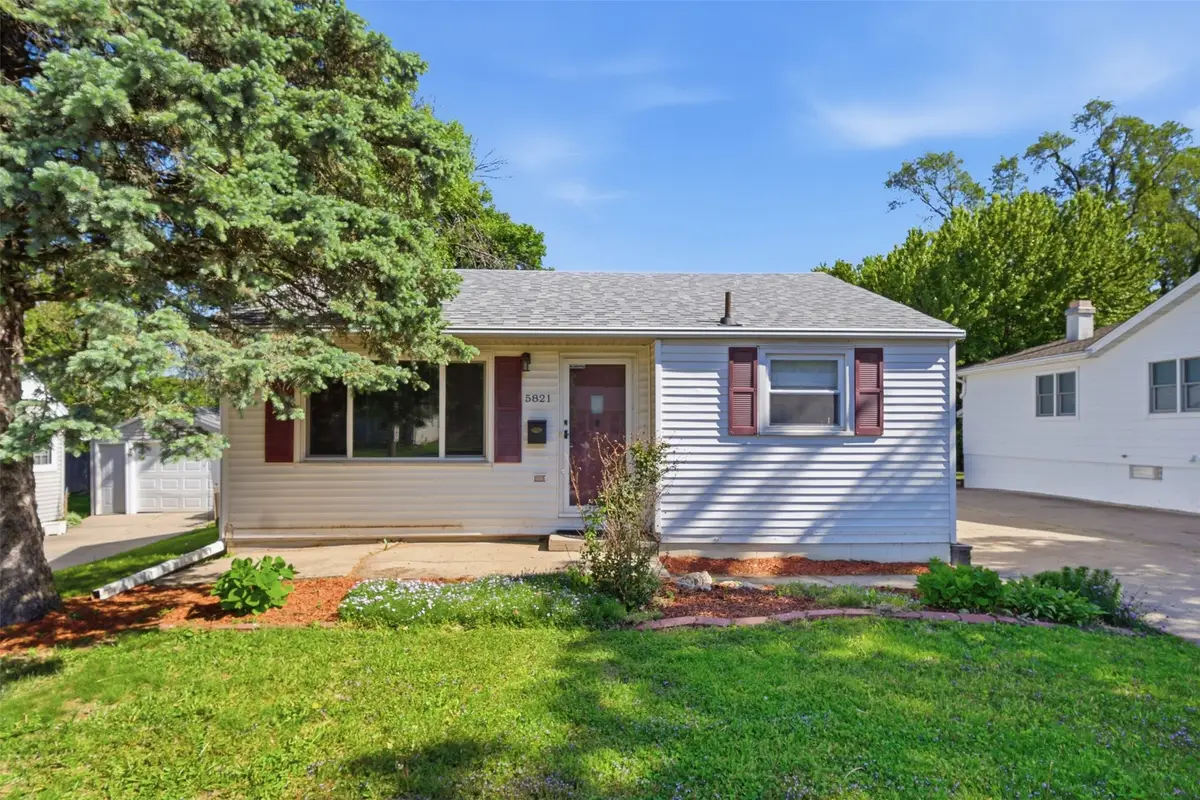 5821 Clark Street, Des Moines, IA 50311 - #1