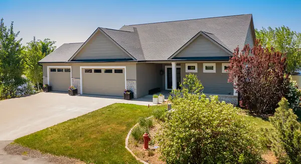 207 Northpoint Lane, Dallas Center, IA 50063