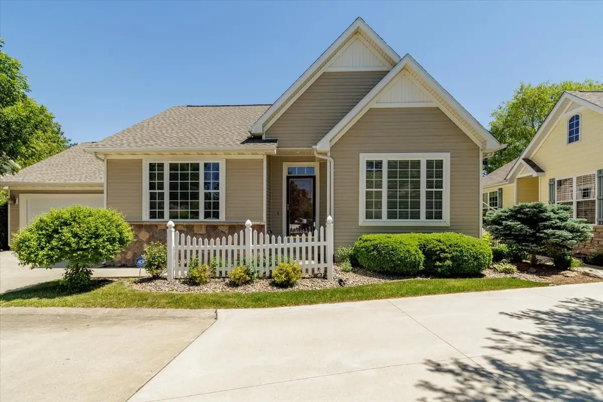 12703 Sunflower Drive, Urbandale, IA 50323 - #1