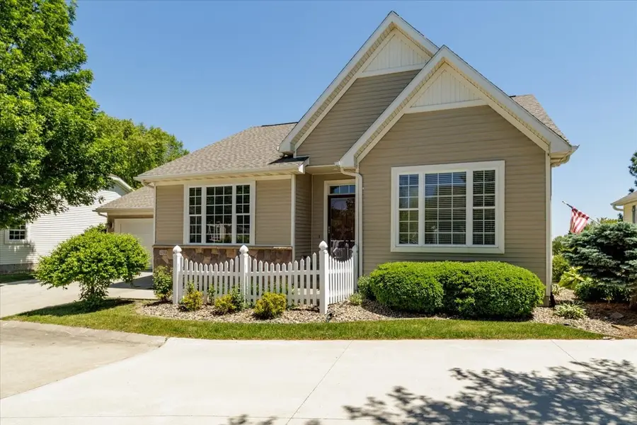 12703 Sunflower Drive, Urbandale, IA 50323 - #2