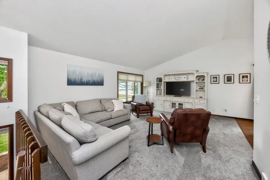 5648 Columbine Drive, Johnston, IA 50131 - #3