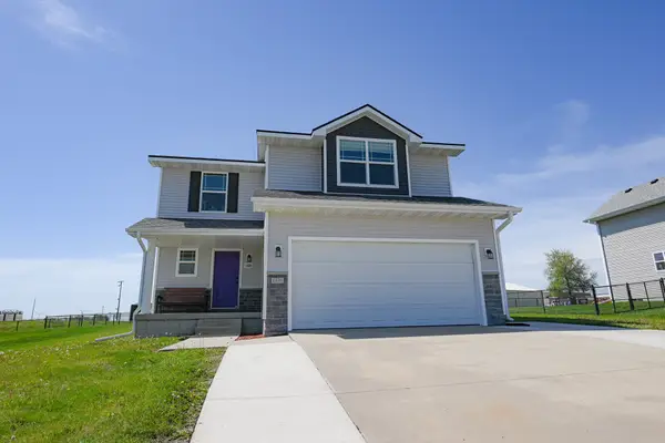 1320 NE 2nd Street, Stuart, IA 50250