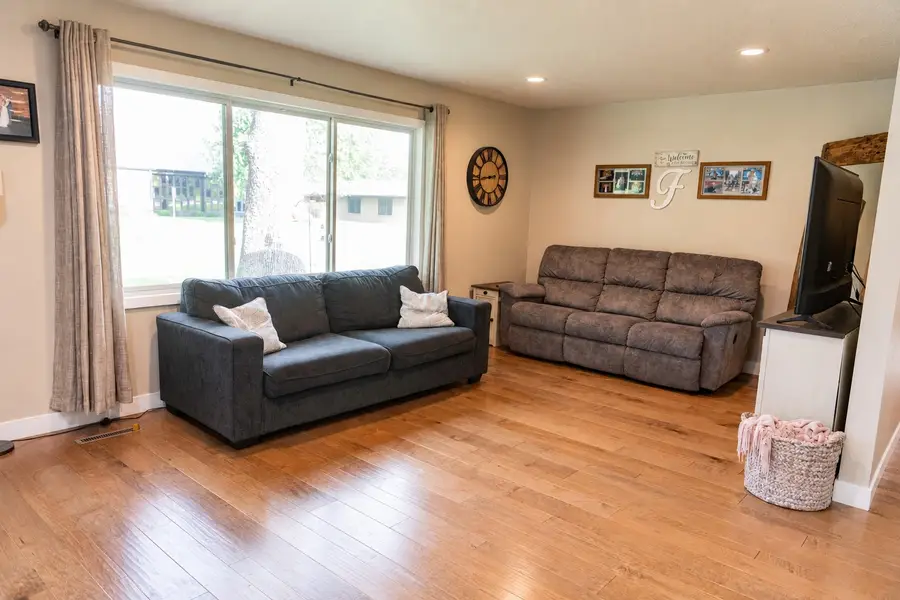 1352 E 3rd Street, Pella, IA 50219 - #3