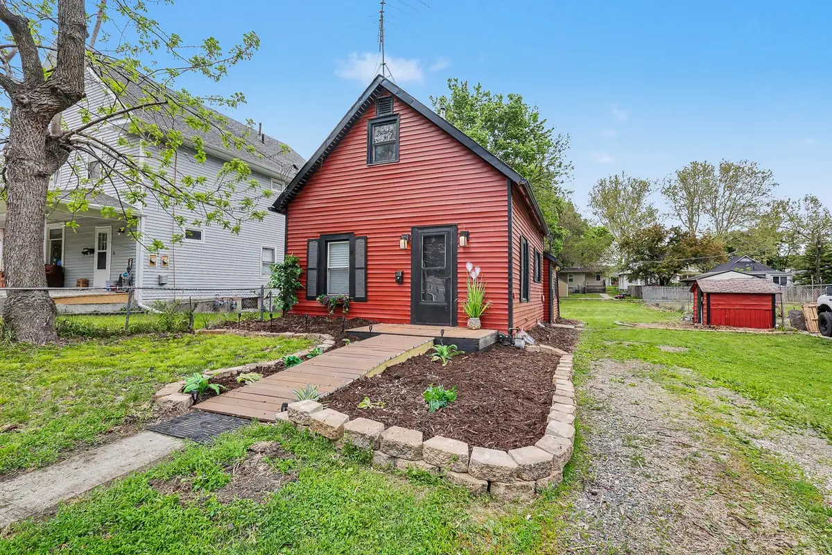 1810 E Walnut Street, Des Moines, IA 50316 - #1
