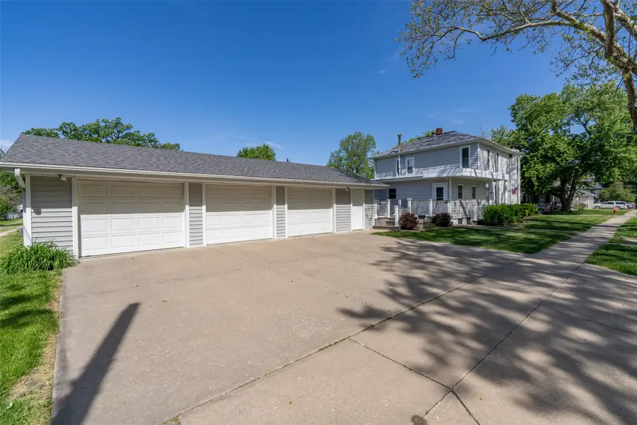 302 W Court Avenue, Winterset, IA 50273 - #3