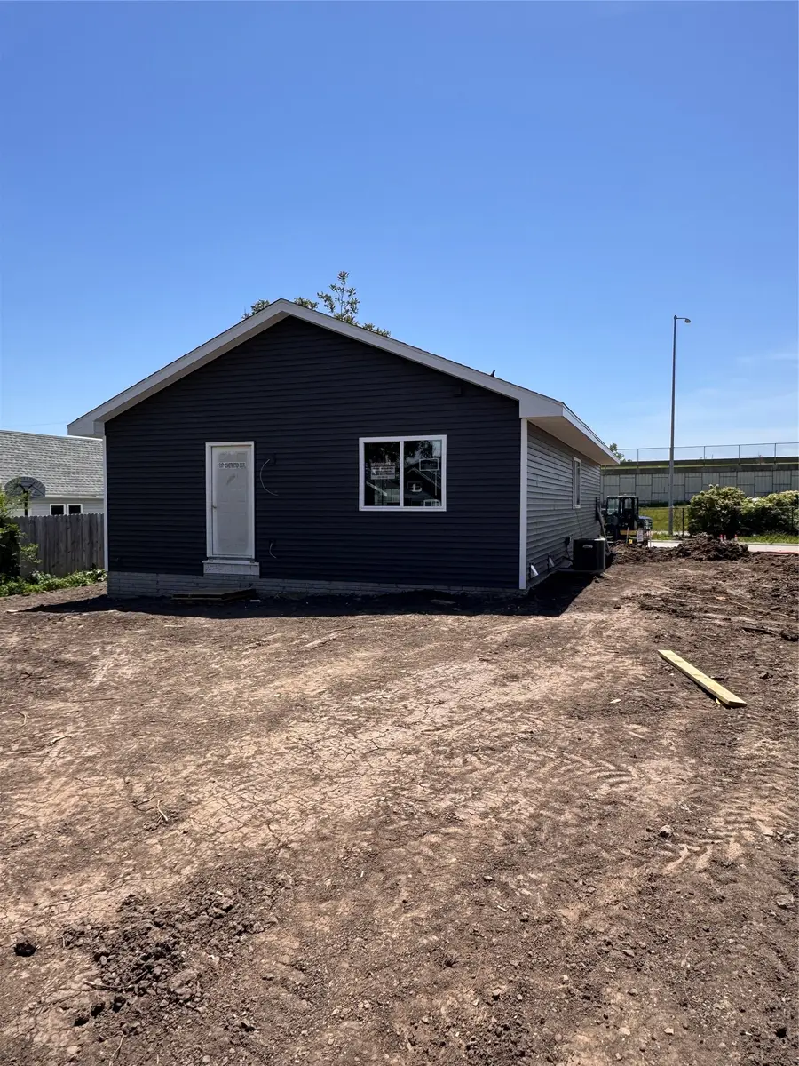 1516 Maple Street, Des Moines, IA 50316 - #2