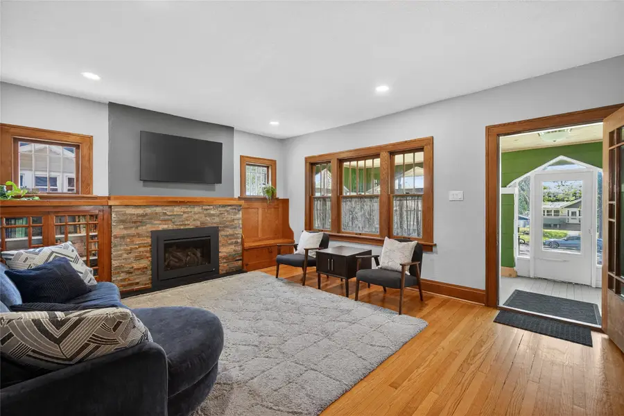 1526 Thompson Avenue, Des Moines, IA 50316 - #3