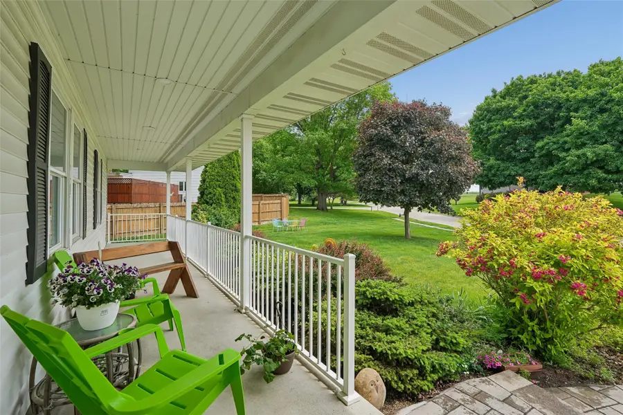 403 E 28th Street S, Newton, IA 50208 - #2