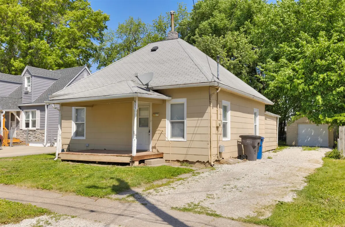 911 Leland Avenue, Des Moines, IA 50315 - #1