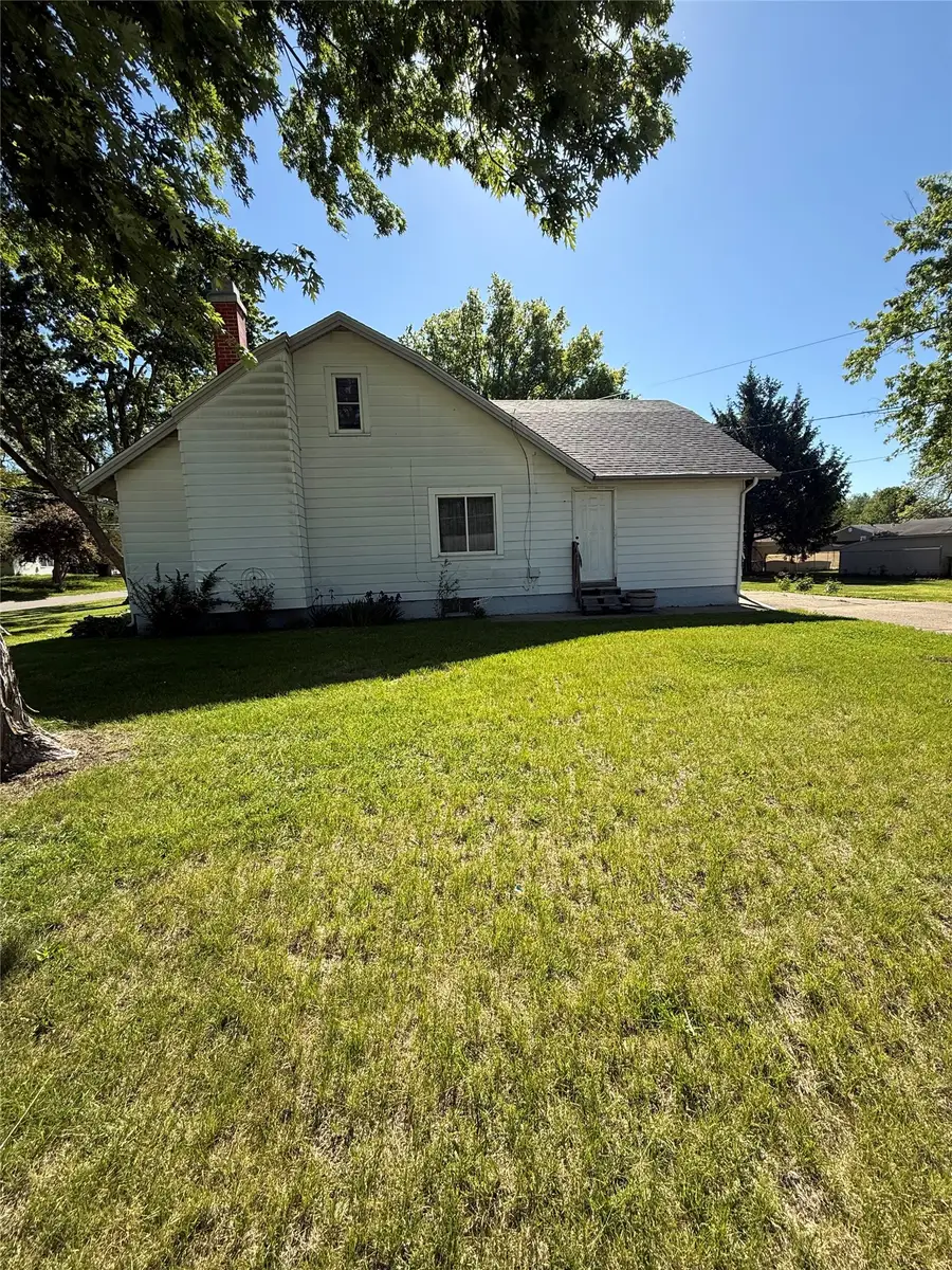 3601 Hull Avenue, Des Moines, IA 50317 - #2