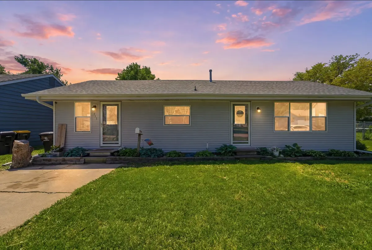 711 W Pleasant Street, Colfax, IA 50054 - #1