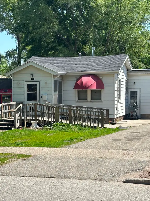 1501 E 25th Street, Des Moines, IA 50317
