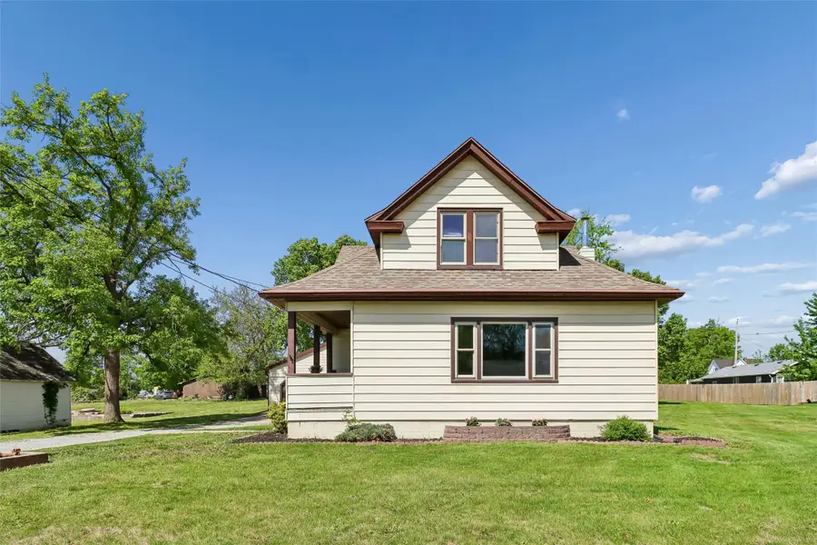301 N Columbus Street, Pleasantville, IA 50225 - #3